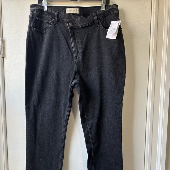 Abercrombie & Fitch women’s 90s Slim Straight Ultra High Rise Black Jean - Picture 10 of 10